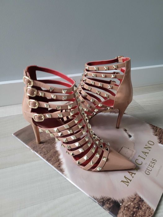 Szpilki beżowe/ Sylwester/ Czółenka na obcasie.