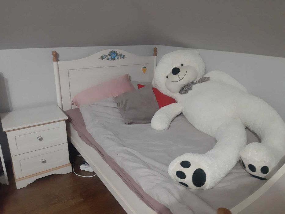 łóżko i szafka nocna cilek flora