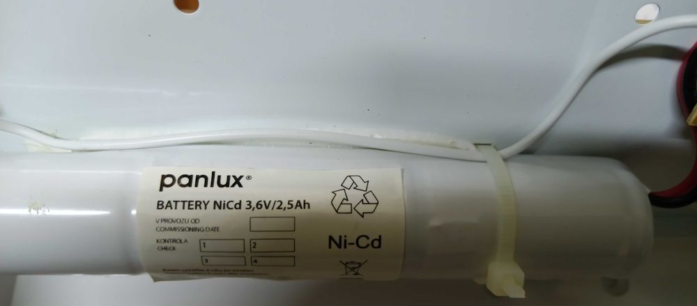 Продам аккумуляторный светильник Panluxtaurus 8w IP40.