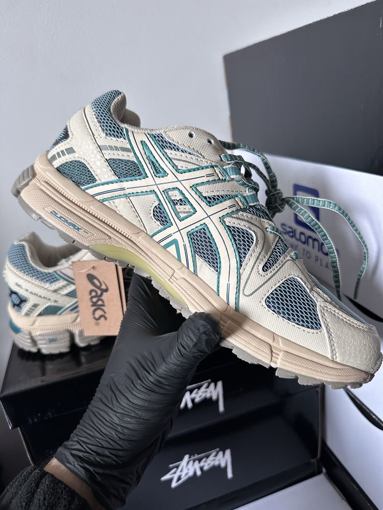 Asics Gel-Kahana.