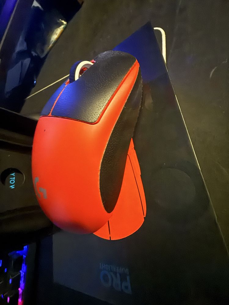 Myszka Logitech Superlight
