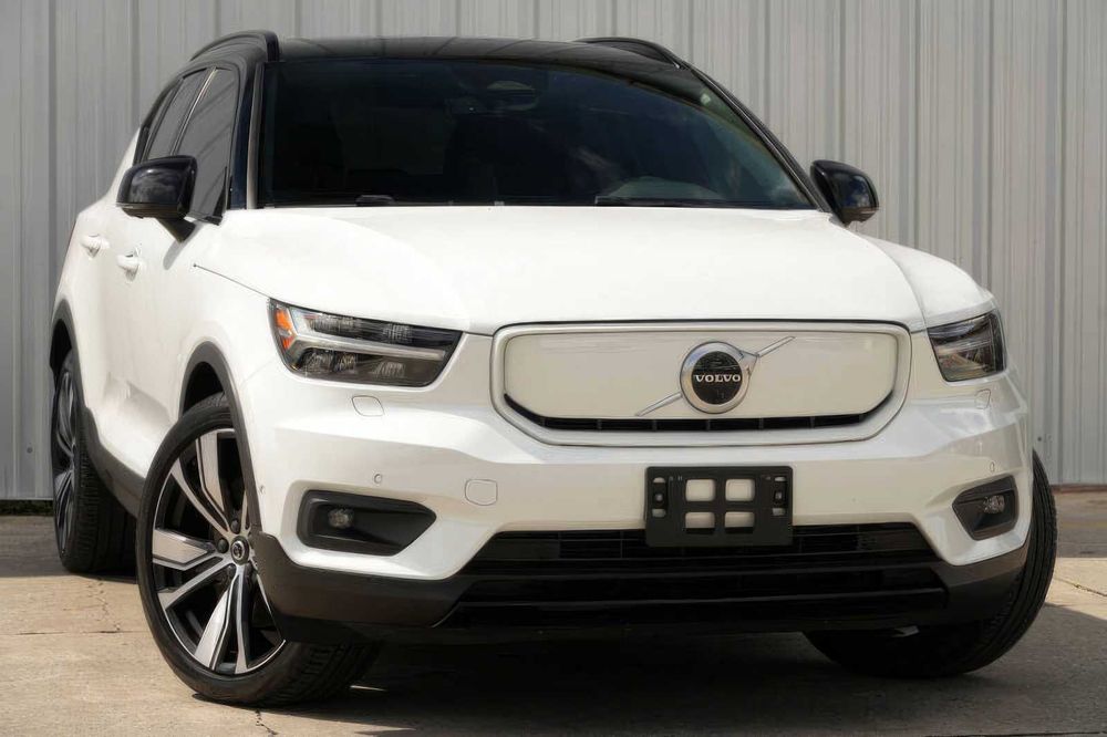 Volvo XC40      2022