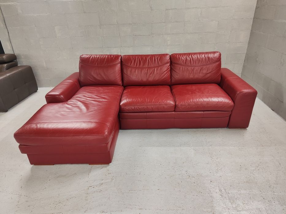 Диван шкіряний, розкладний.