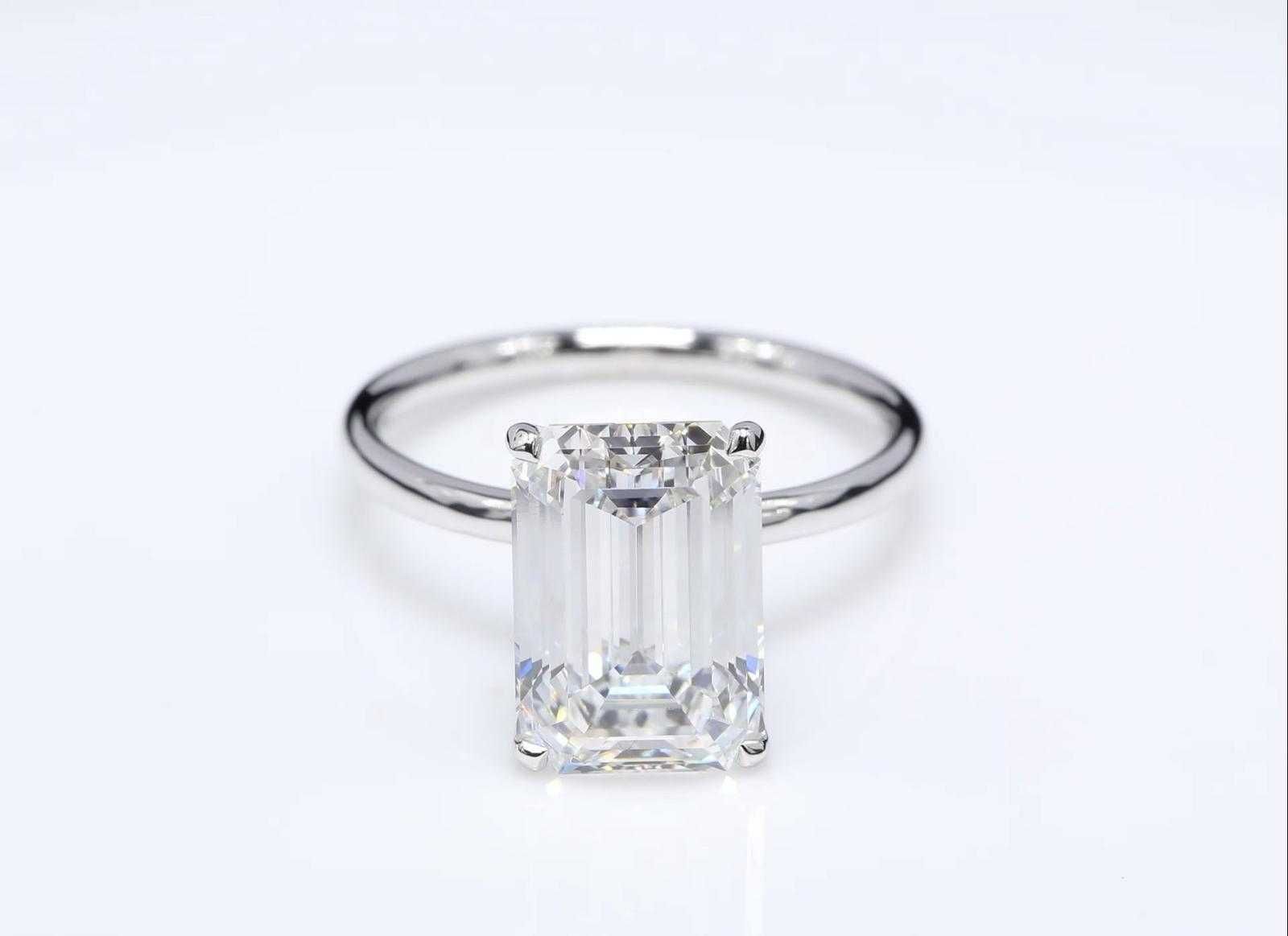 Anel - 14 K Ouro branco - 3.03ct. Diamante  - Esmeralda E-VVS2