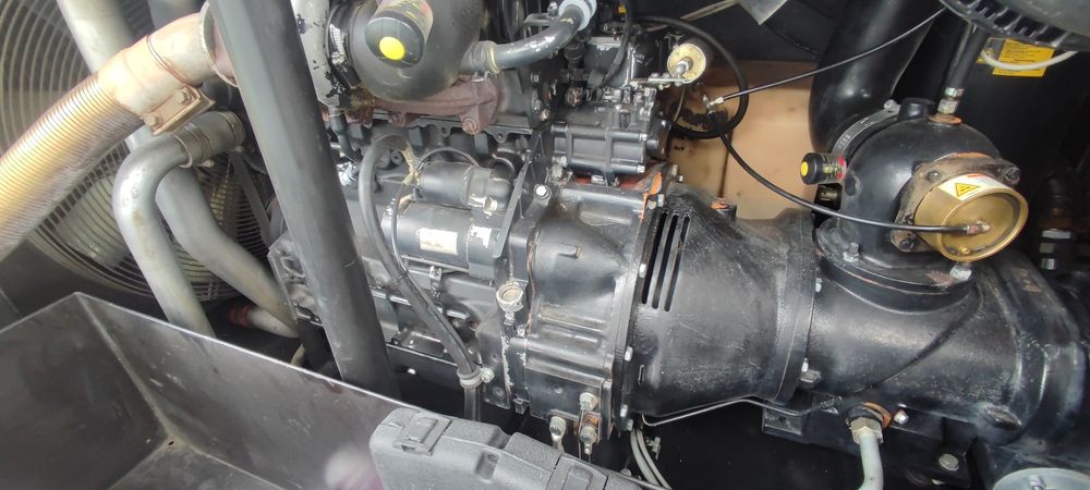 Zamiana minikoparka | Kompresor sprężarka Kaeser M121 10 bar 10m³