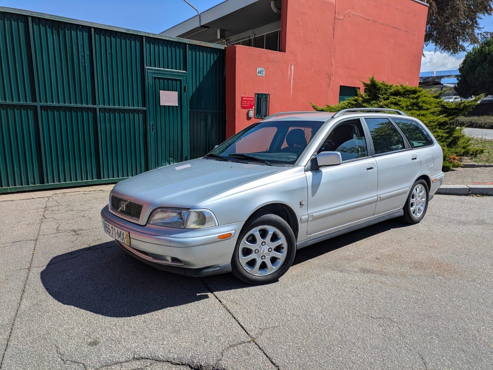 Volvo V40 1.9D Turbo Diesel - IPO até 2026

Motor diesel Renault