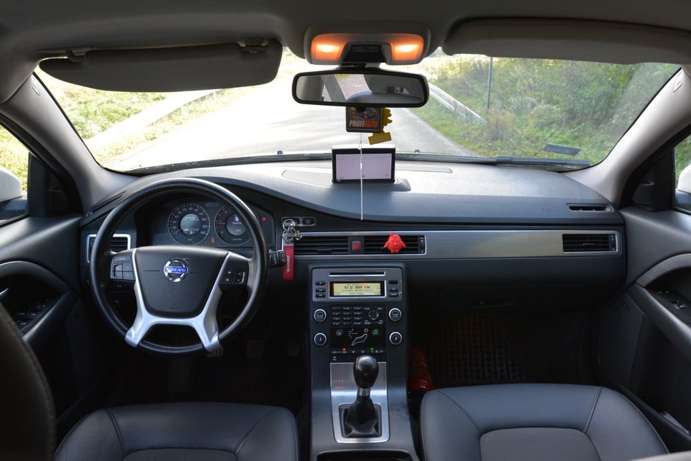 Volvo v70 III 2.0 D 136km