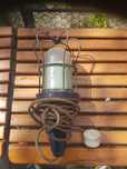Stara lampa warsztatowa z epoki PRL