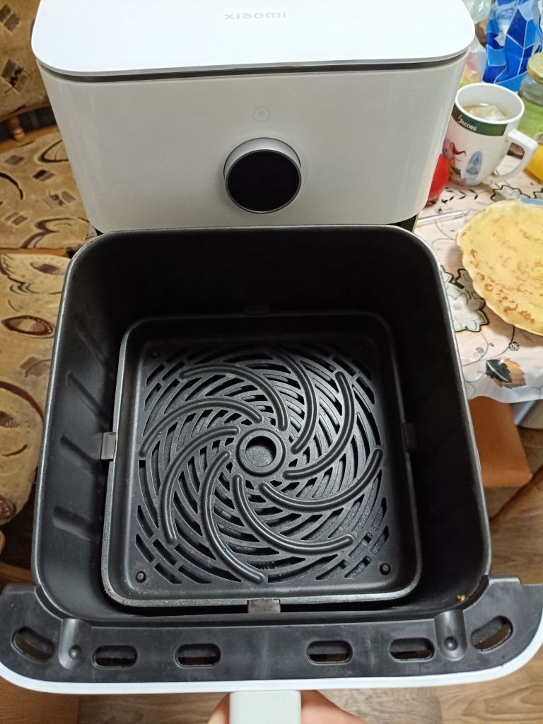Продам Мультипечь Xiaomi Mi Smart Air Fryer MAF10 White (6.5L)