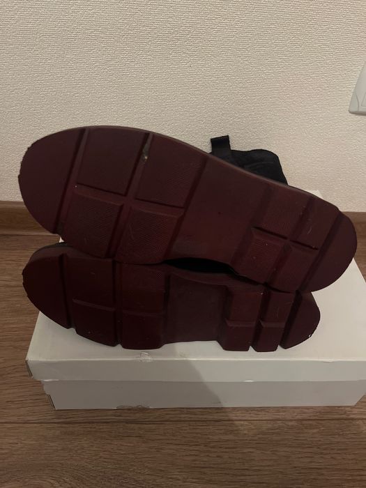 Зимові жіночі сапоги , 39 розм, в гарному стані , натур замш