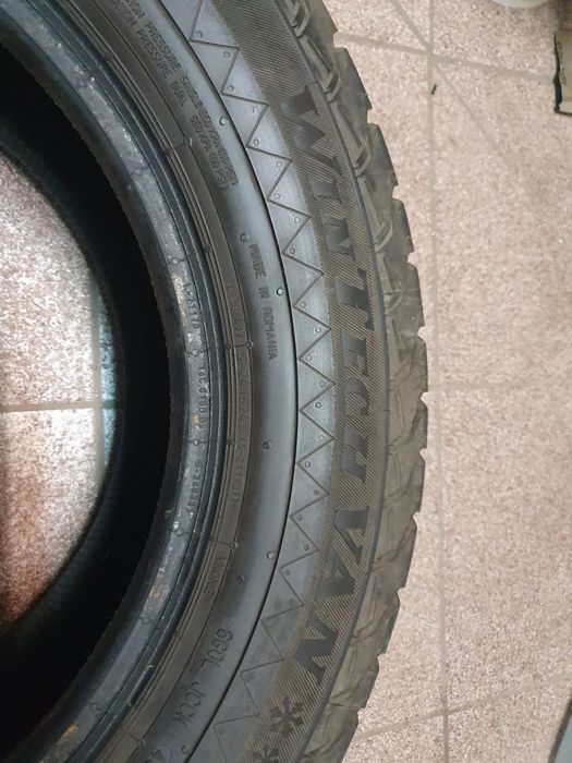 Komplet opon zimowych  215/65 R16C