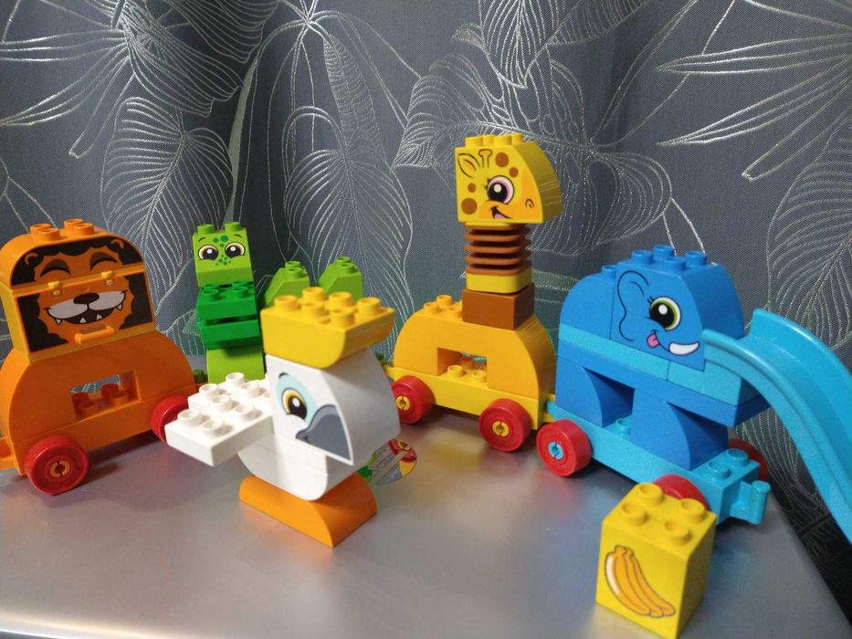 LEGO DUPLO Pociąg ze zwierzątkami 10863