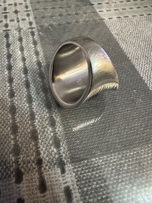 Pierscionek ze stali nierdzewnej