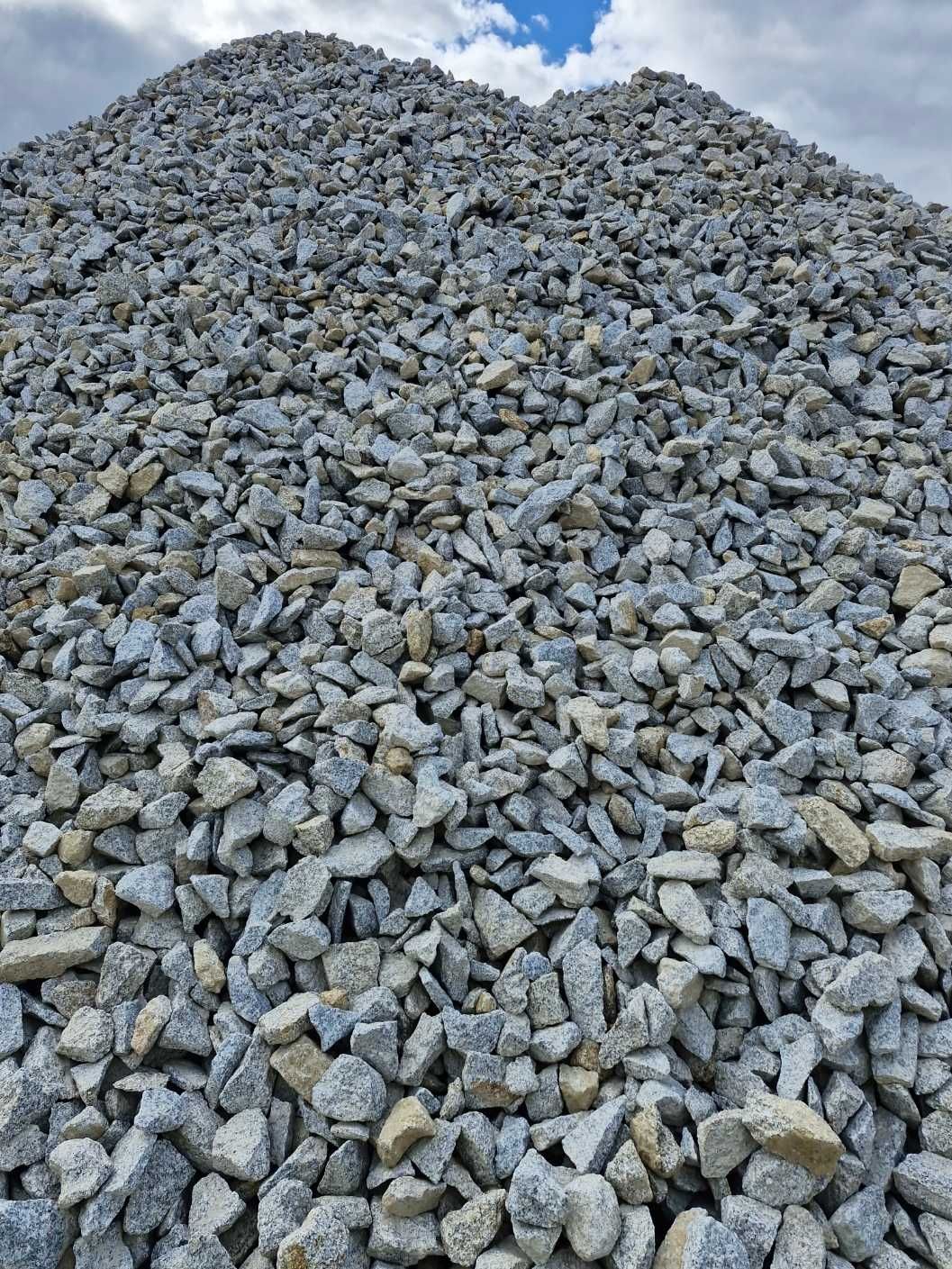 piasek pospółka płukany żwir kamień tłuczeń kruszywo humus drenaż grys