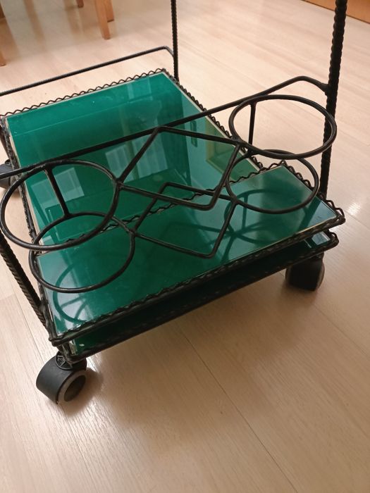 Barek na kółkach. PRL. Metal szkło. Zieleń.