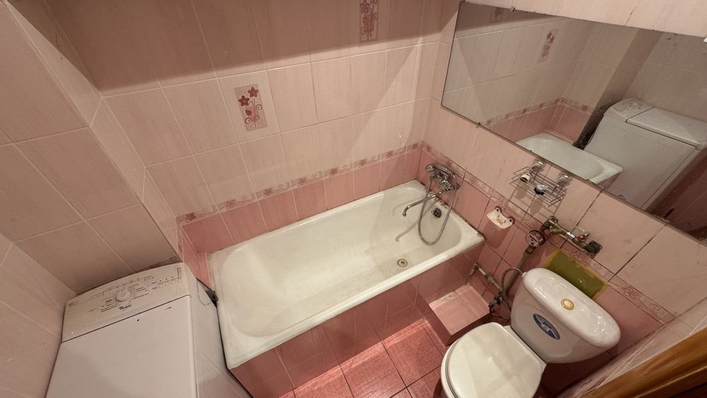 Продаж 2 кімнатної квартири на Домбровського з АО.