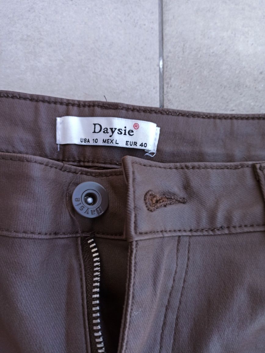 Daysie  nowe spodnie damskie woskowane  rozmiar  40  L