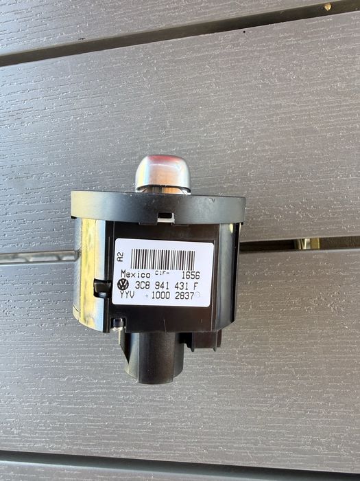 Перемикач світла фар оригінальний Volkswagen Jetta,Passat,Golf