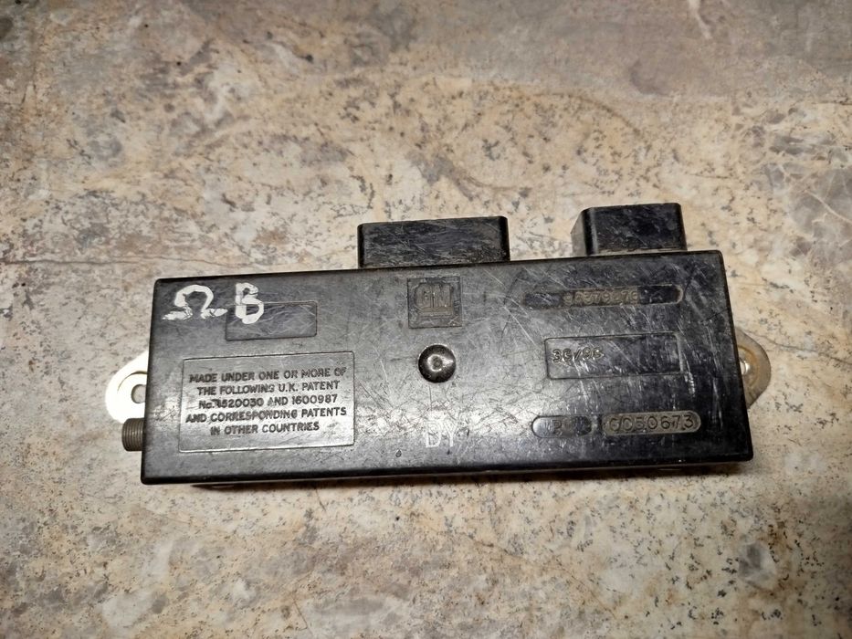 Підсилювач антени 90379276 Opel Omega B