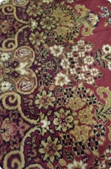 Ковер натуральный,висел на стене,размер 3,5x2,5