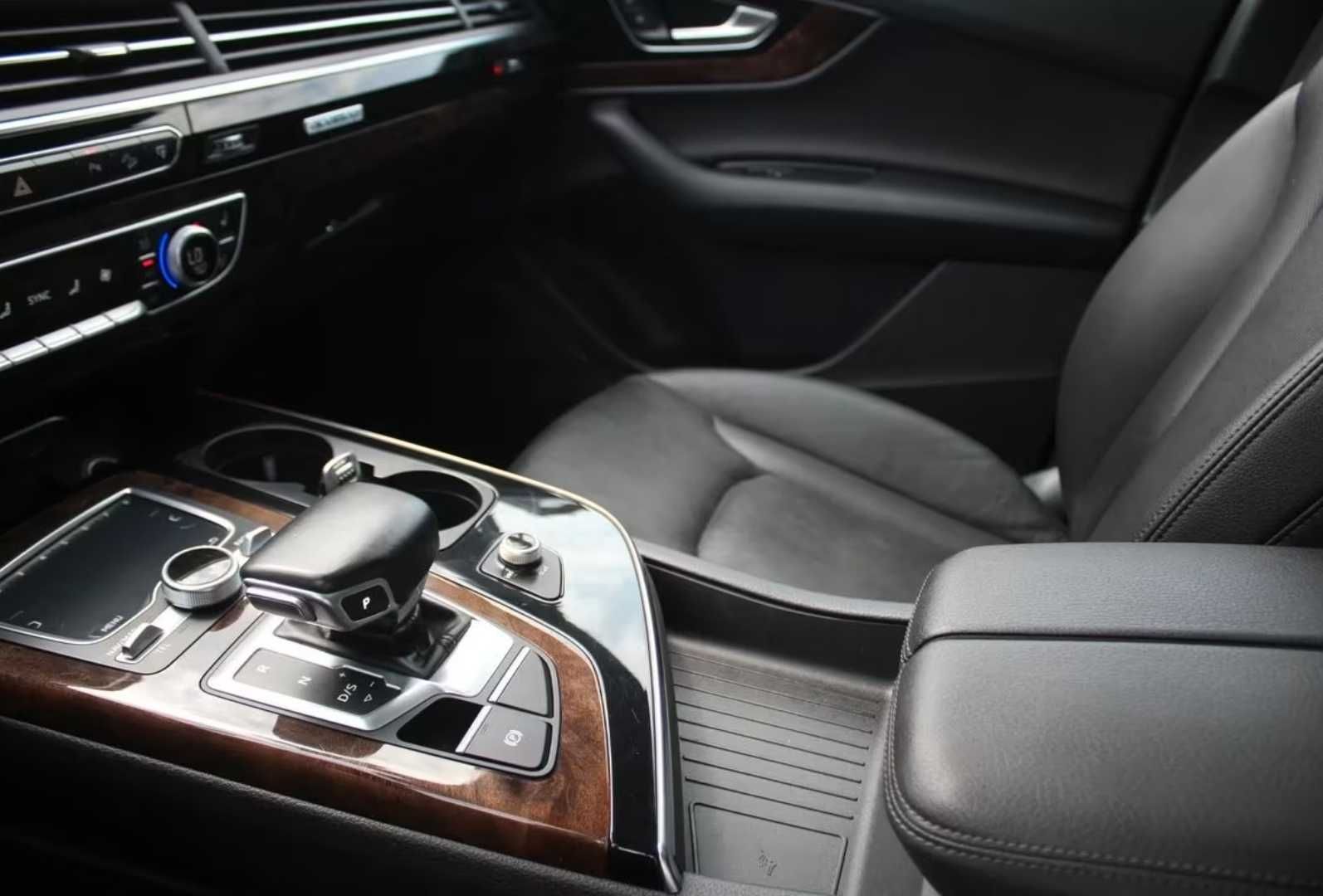 Audi Q7 2017 року, 3,0 Бензин, Кросовер