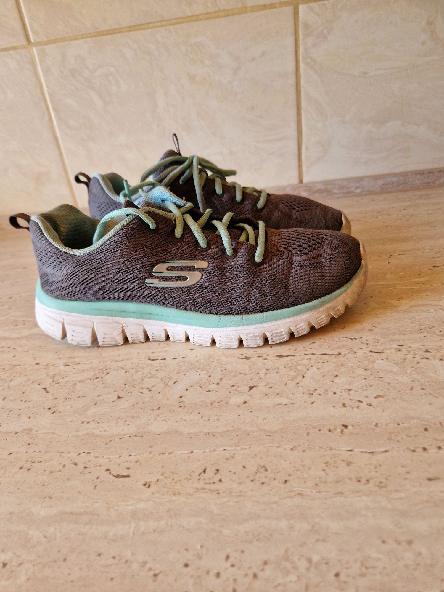 Buty sportowe Skechers r 38