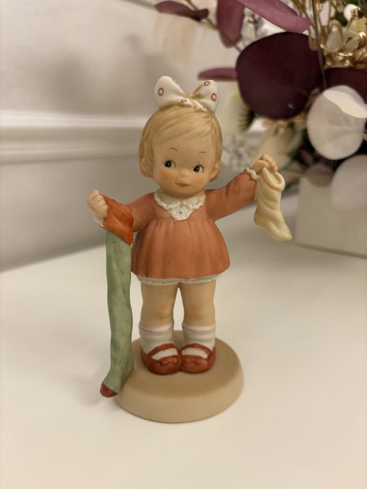 Продаю колекційну статуетку