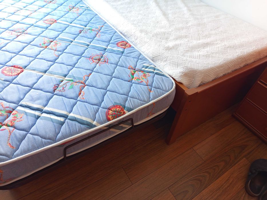 Cama solteiro 190 por 90 dupla - faz cama de casal Agora novo preço