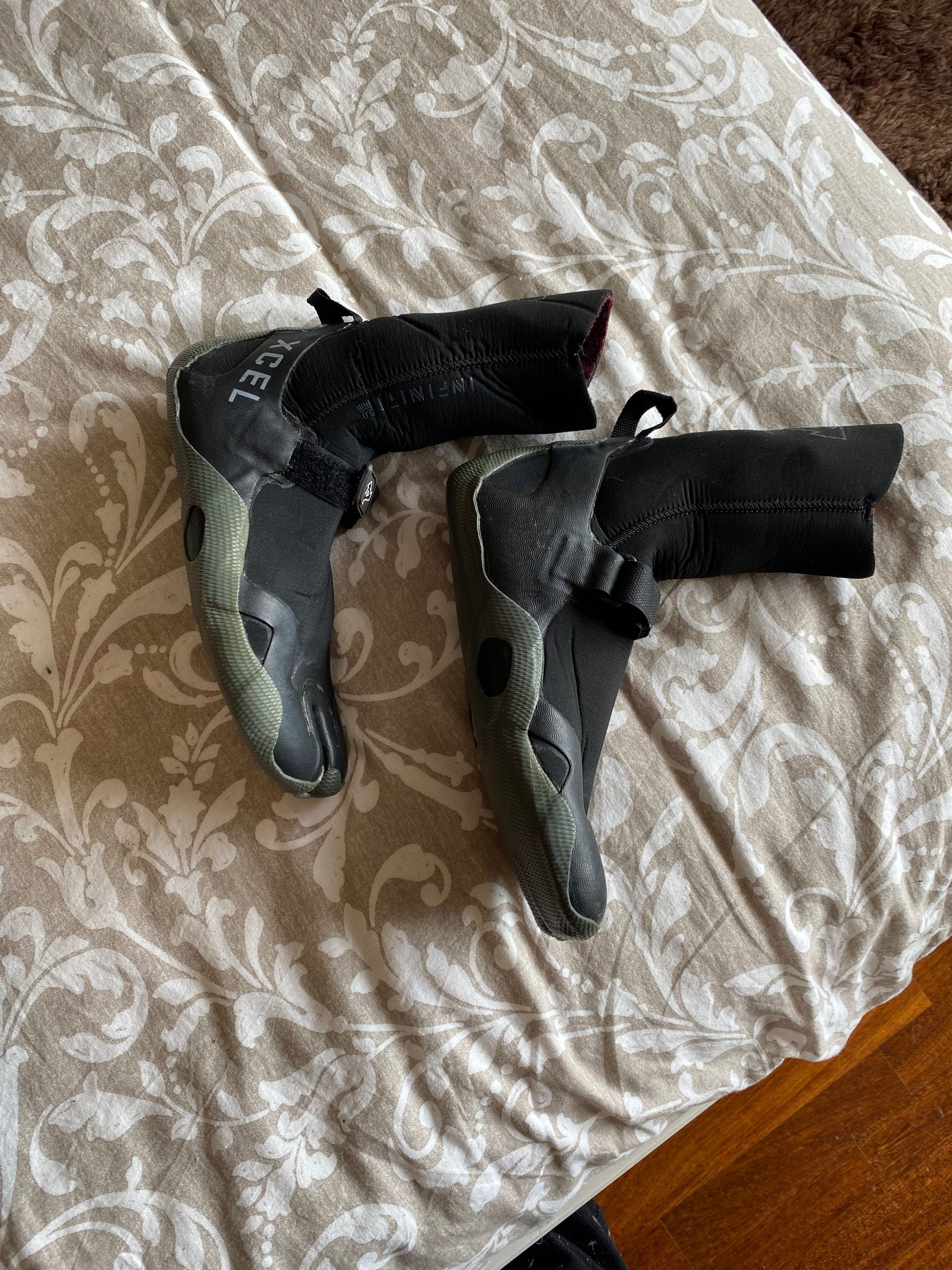 Butins de surf XCEL tm 8 novos 30€