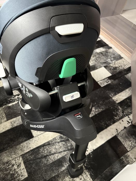Продам детское автокресло MAXI-COSI Pebble 360 PRO2+База ISOFIX 360pro