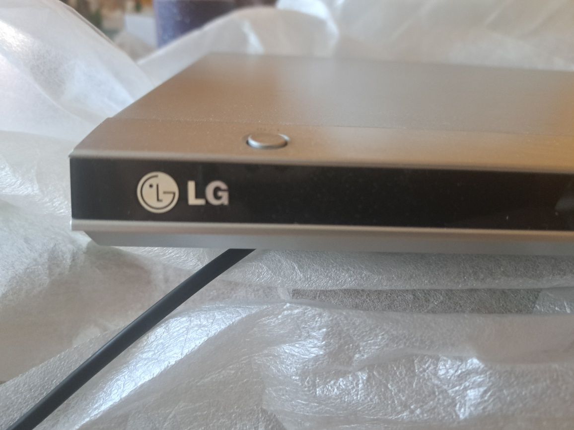 Продам DVD/VCD/CD player "LG"