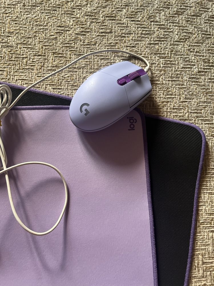Миша ігрова та килимок поверхня Logitech Lilac фіолетова
