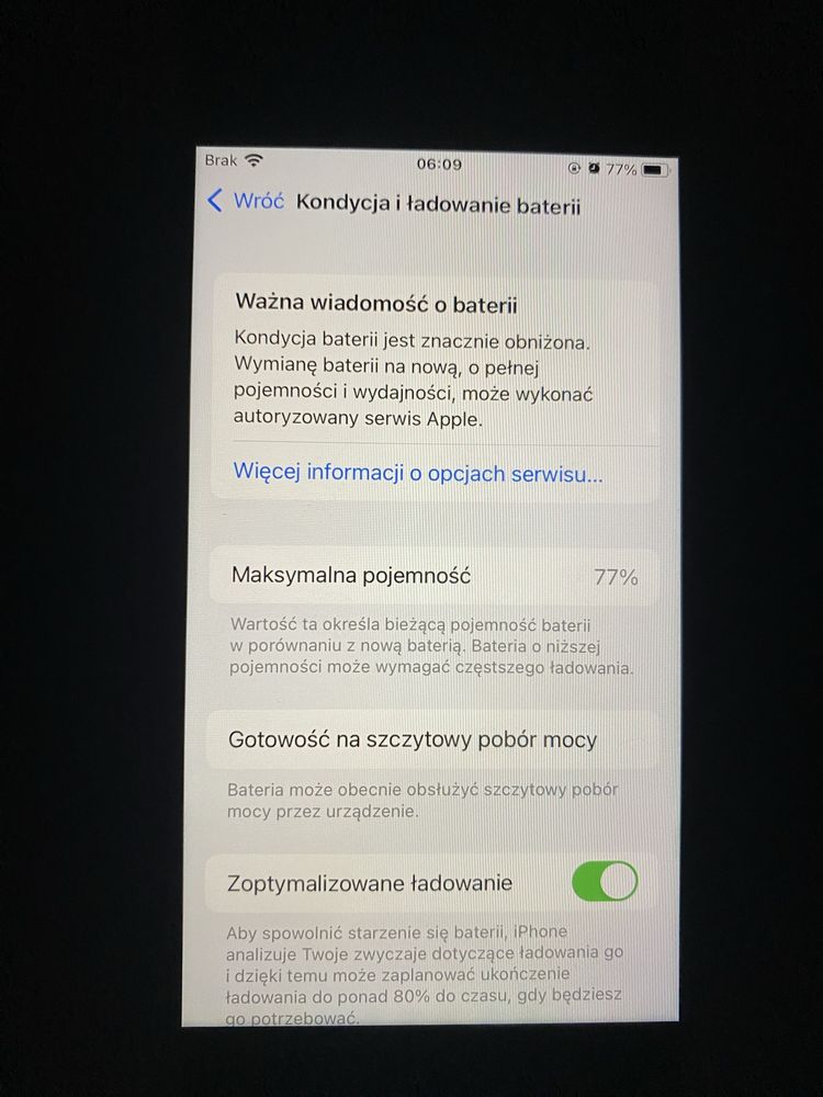 Apple 8 telefon czerwony