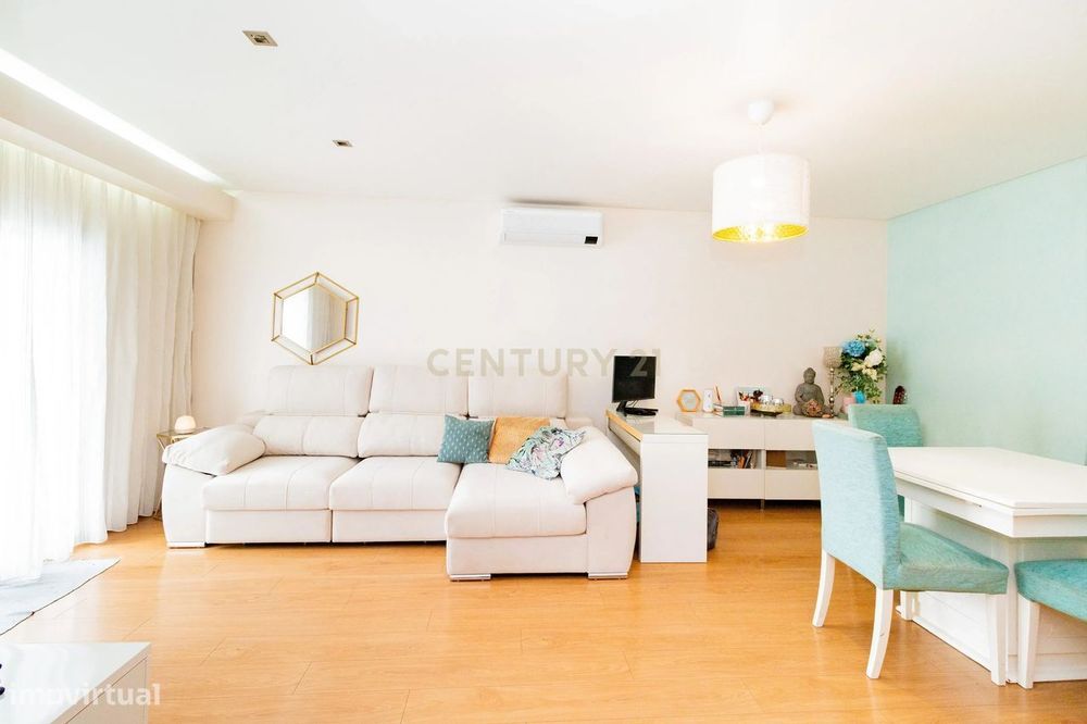 Apartamento Moderno T2 com Garagem para Arrendamento na Boavista, Leir