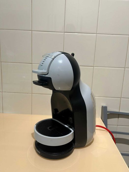 Maquina de café DOLCE GUSTO