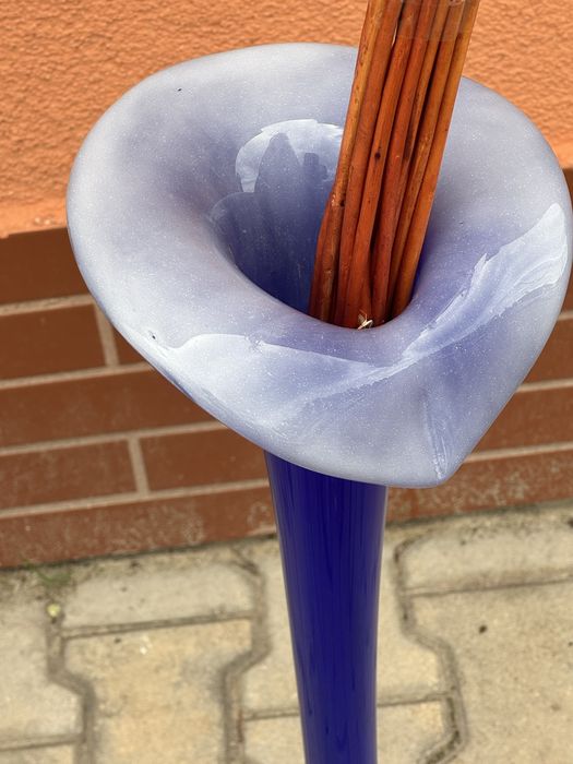 Niebieski, szklany , wysoki 80 cm wazon