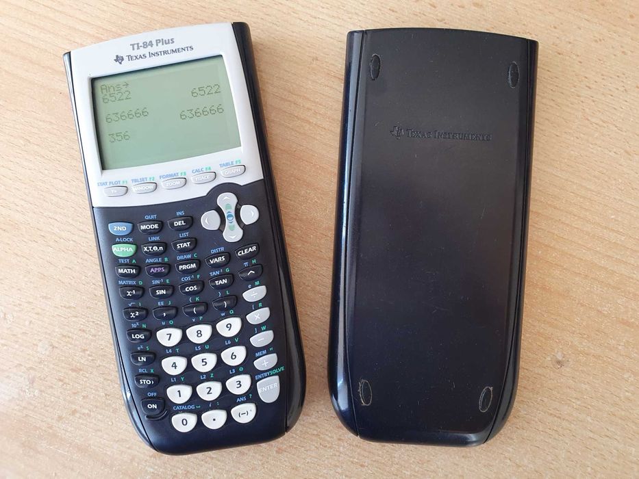 Calculadora gráfica Texas TI-84 Plus c/ Pilhas