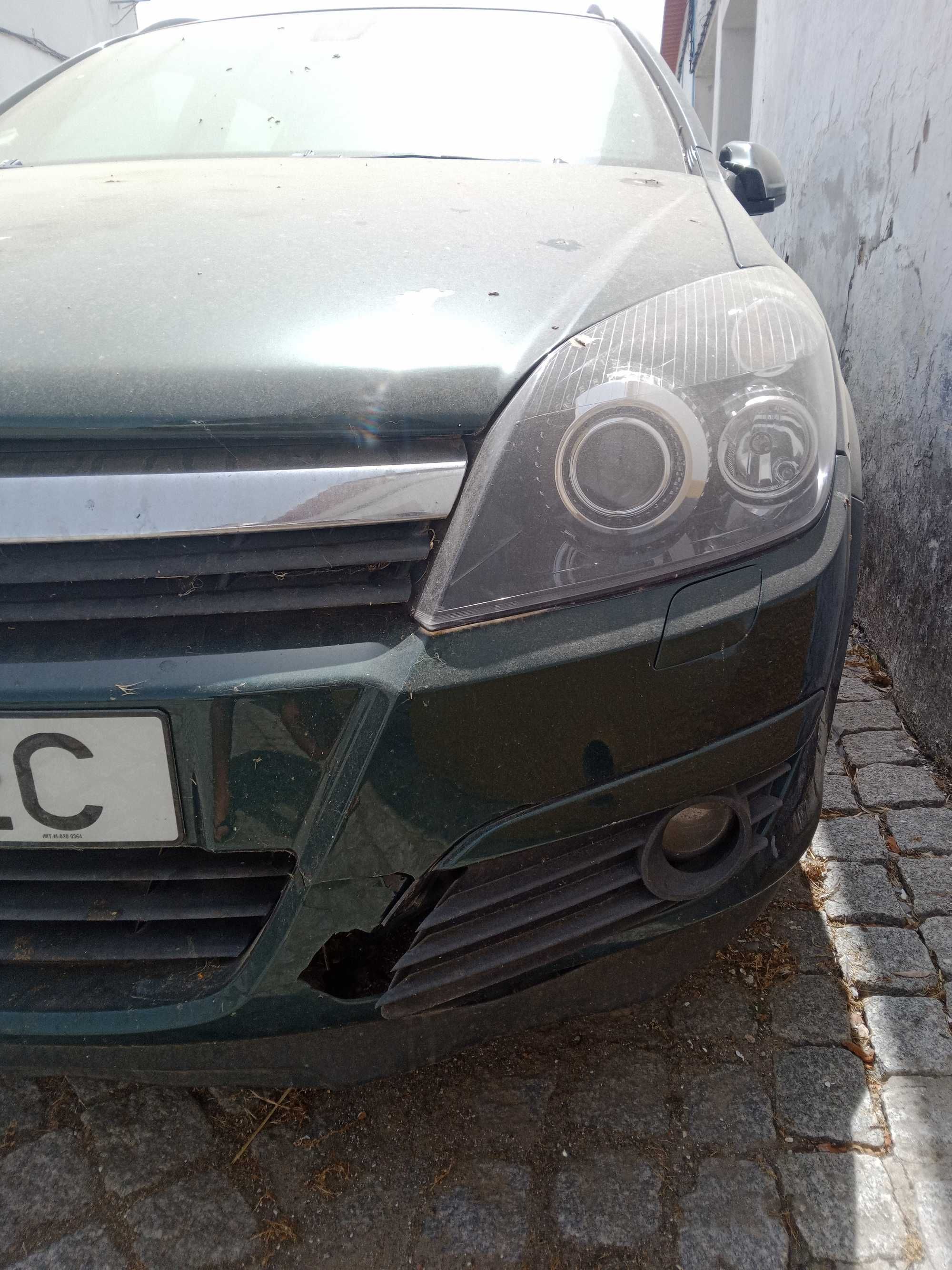 Vendo Opel Astra 1.7 CDTI com avaria( já com mais fotos)