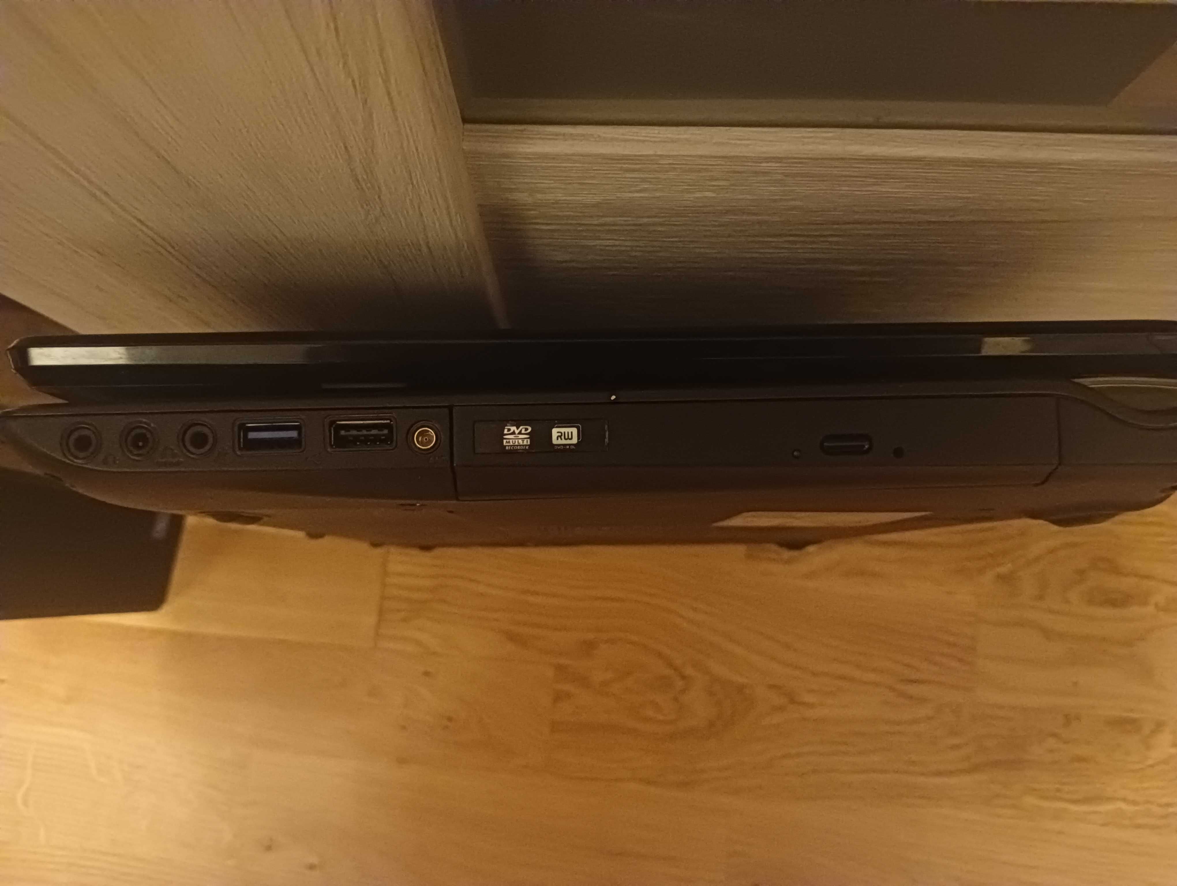 ASUS N71JA-TY061 i5-430M, 4GB DDR3, HDD 320GB, DVD-RW
