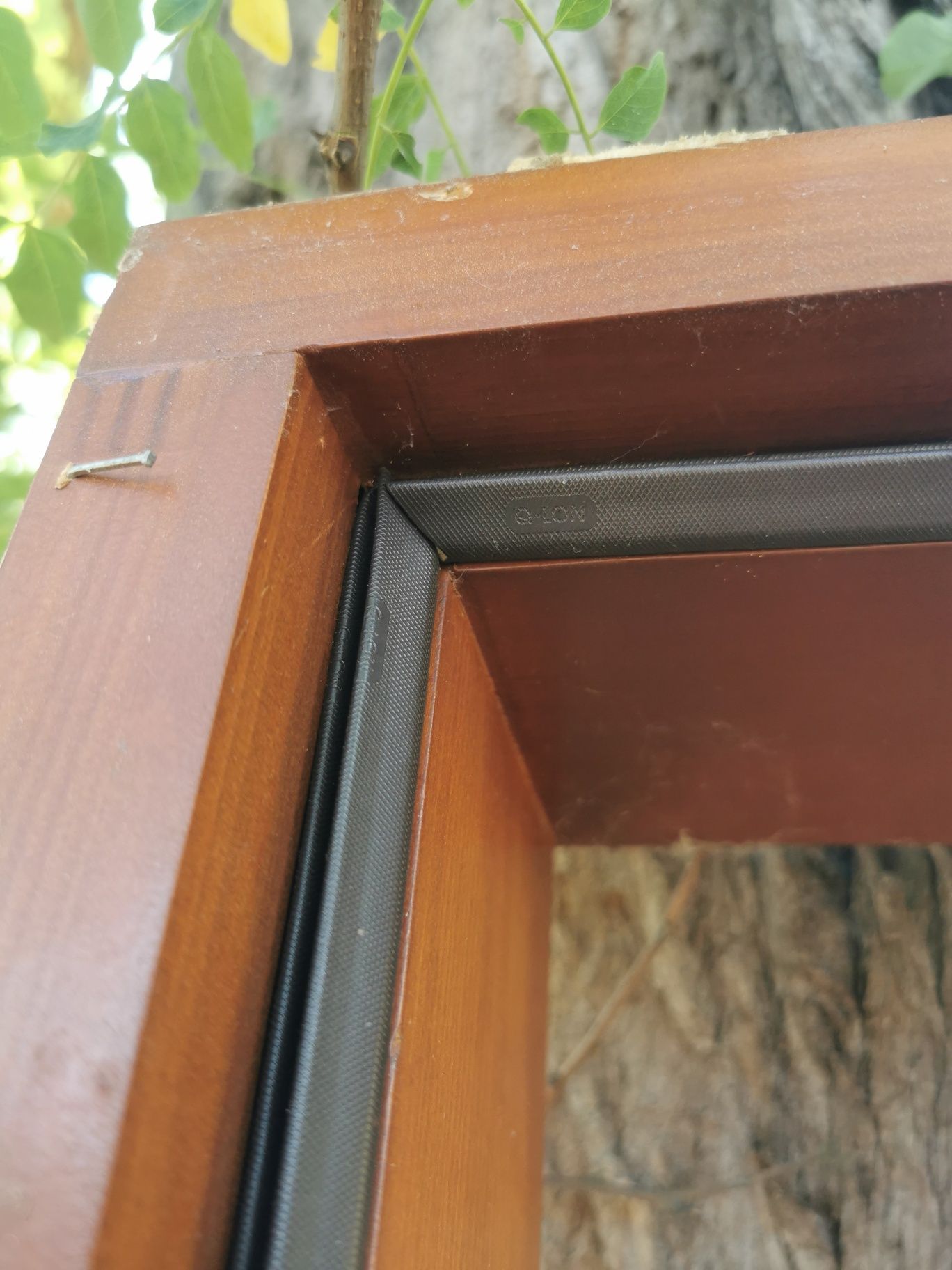 Drzwi 80 prawe drewniane, z futryną