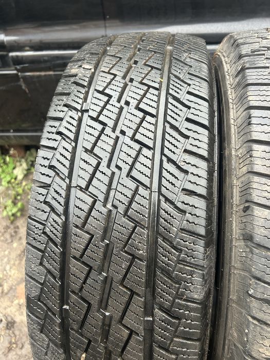 Шины 225 70 15С комплект зимних колёс