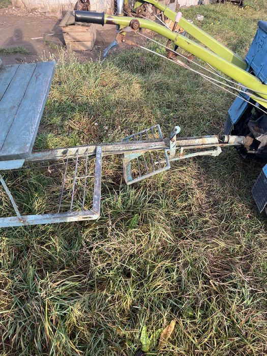 Продам мотоблок , на повному ходу , до нього є багато навісного