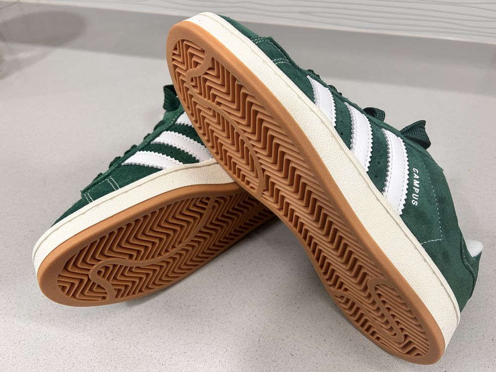 Sapatilhas Adidas Campus 00s nunca usadas