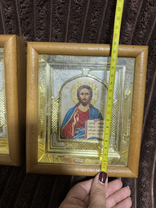 Дві невеликі ікони з склом