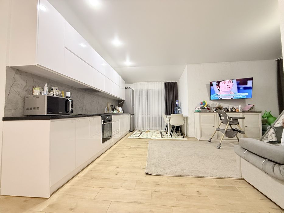 Продаж нового будинку з ремонтом( з документами)