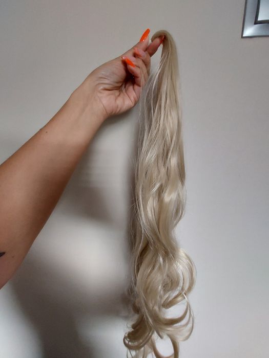 Nowy kucyk blond