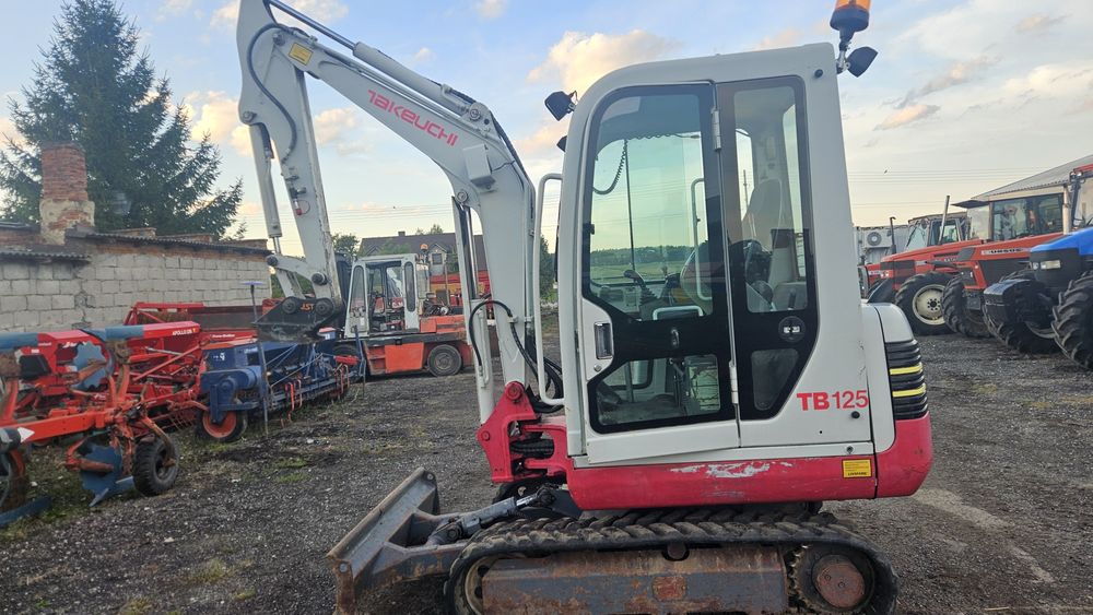 Minikoparka Takeuchi TB 125