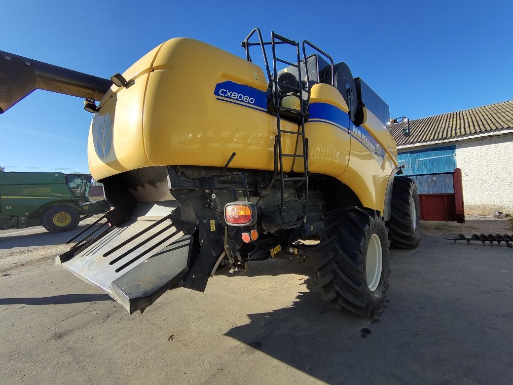 Зернозбиральний комбайн New Holland CX 8080 + 2 жатки та візок