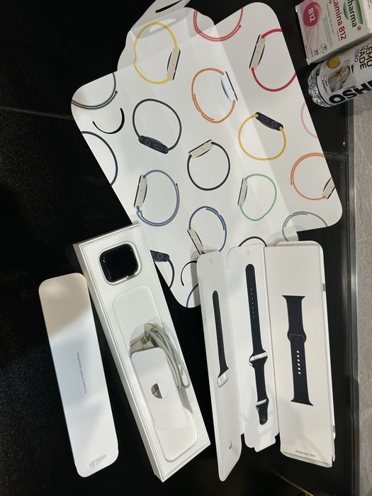 Apple Watch SE 41mm Midnight świetny stan, z pudełkiem i paskiem