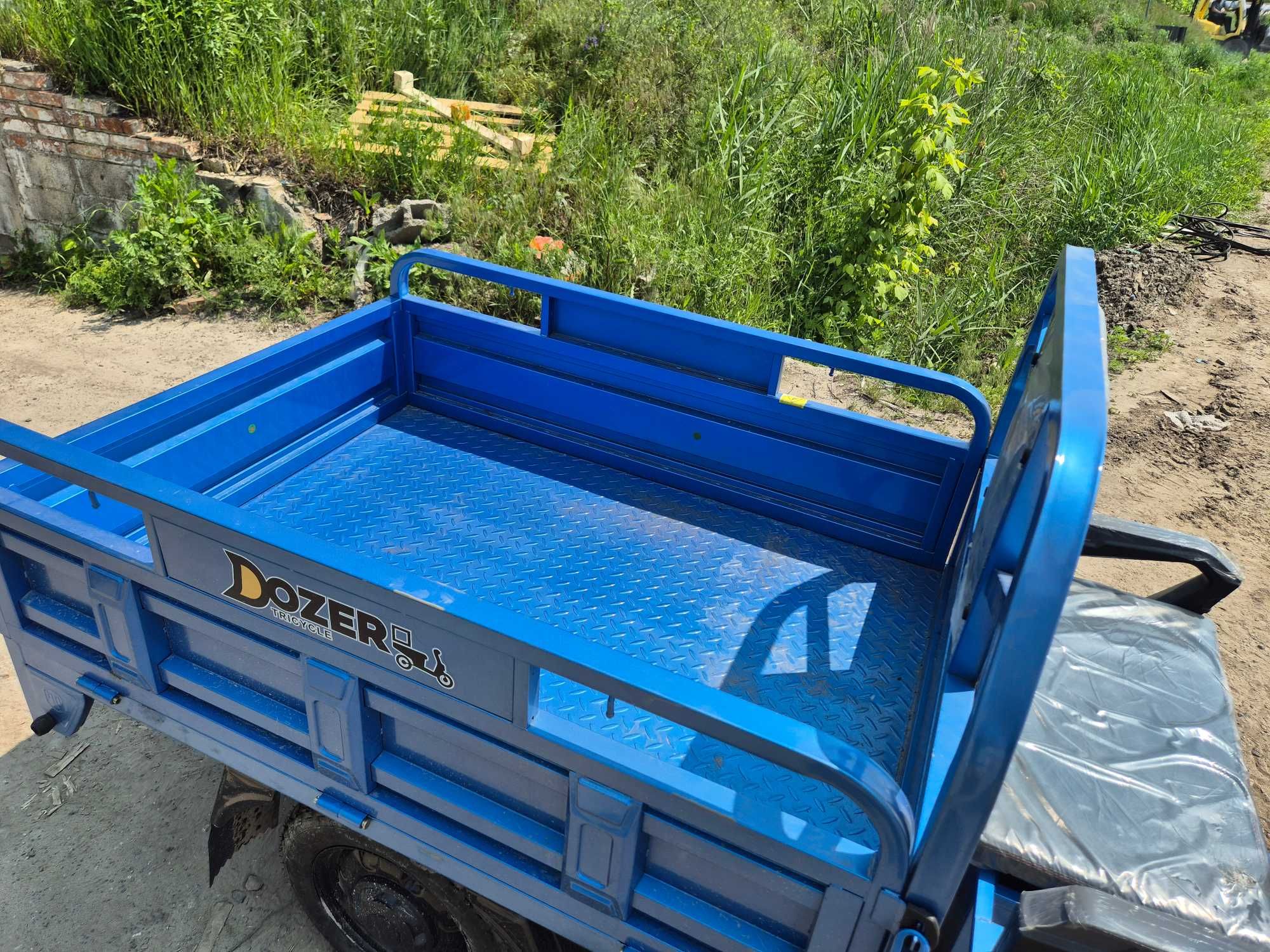 DOZER 1200 watt трицикл грузовой электрический